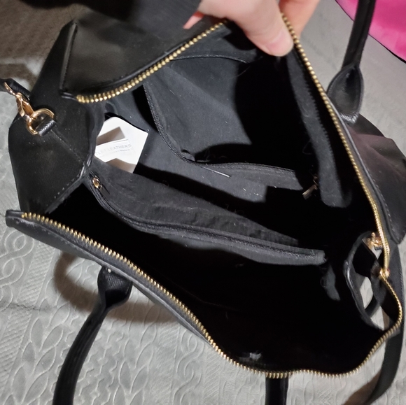 Like new purse - Picture 2 of 2